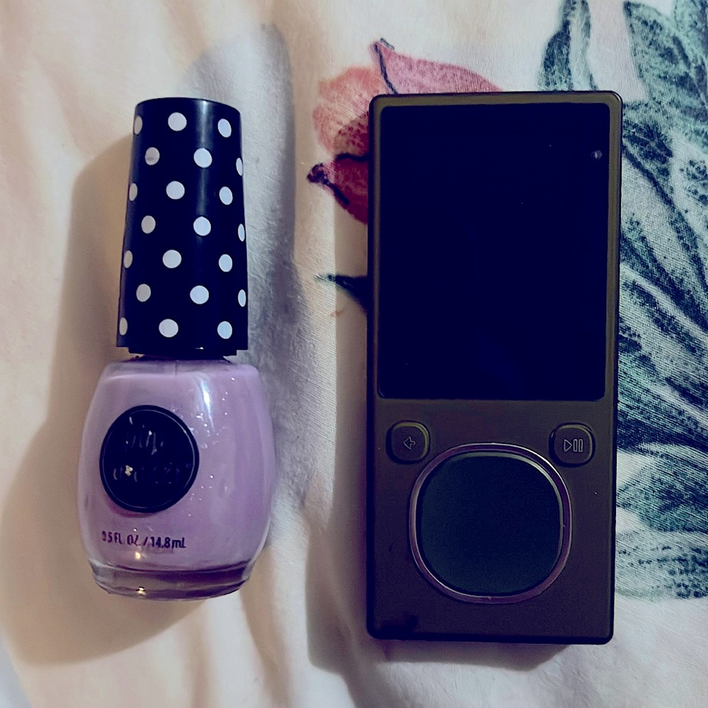 Zune IPod - Picture 2 of 5